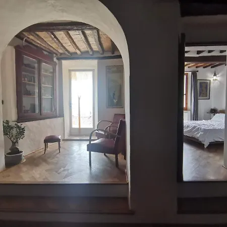 Lady Tosca In * Montalcino