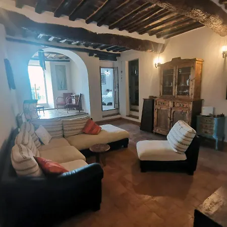 Lady Tosca In * Montalcino